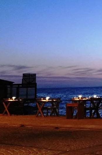 Ahşap Solar Masa Lambası – Güneş Enerjili & Şarjlı